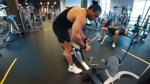 Качаем спину! Тренировка спины в зале