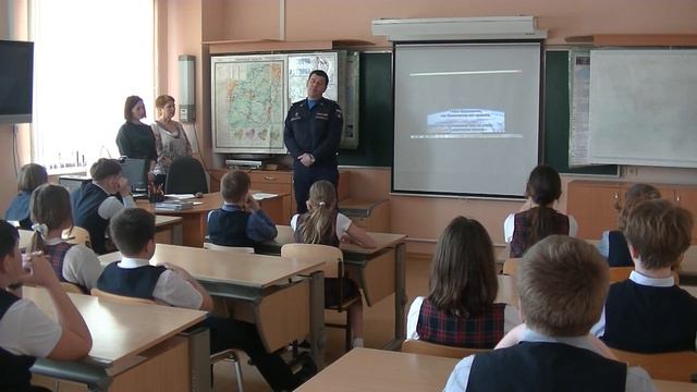 Классный час, посвященный "Дню Защитника Отечества", 6 класс, ЧОУ СОШ "Кристалл" смотреть онлайн