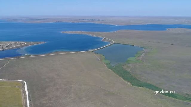 Озеро Донузлав, Сакский р-н, Крым, купить участки сельхозназначения, вид с высоты птичьего полета. смотреть онлайн