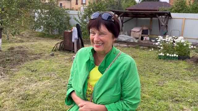 Приехали друзья/ Рум-Тум по даче/Игорь истребляет ос/ Отдыхаем на участке/ смотреть онлайн