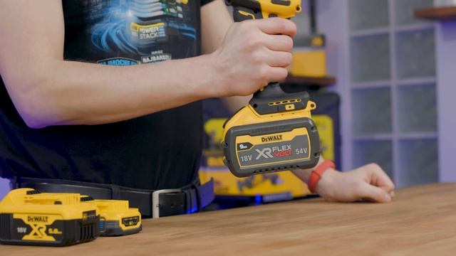 DeWALT DCS369 PILARKA SZABLASTA 18V