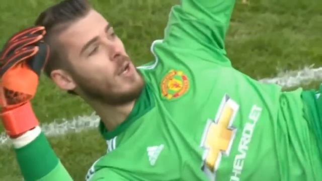Сейв Давида Де Хеа, получивший награду от BBC "Save Of The Season" смотреть онлайн