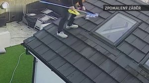 Мужчина упал с крыши