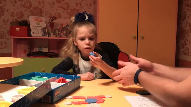 Kinetic Sand open play как у Mister Max Кинетический песок для детского творчества смотреть онлайн