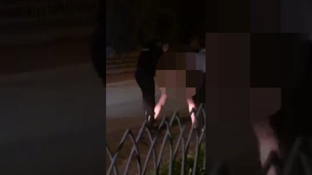 По улицам Ставрополя разгуливал мужчина в неглиже смотреть онлайн