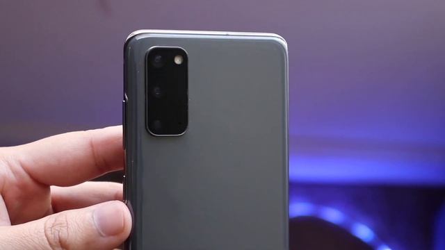 Samsung Galaxy S20 In 2023! (Still Worth It?) (Review) смотреть онлайн