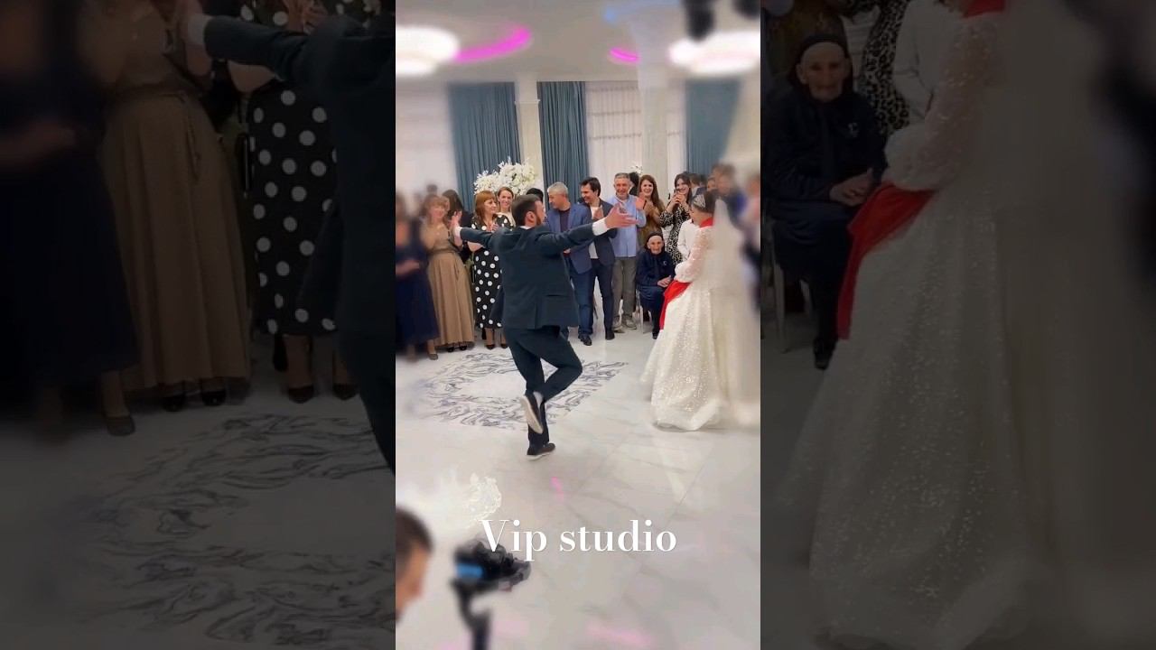 Жених взорвал Танец офигенно танцует #shorts смотреть онлайн