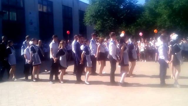 Выпускной танец СШ 111. 2018 г. смотреть онлайн