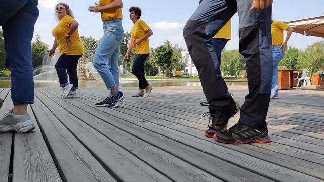 Танцевальный челлендж проекта "Я шагаю по Москве" смотреть онлайн