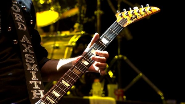 MOTORHEAD-The World Is Ours-vol 2_005