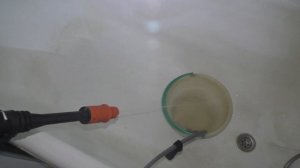 Течь аккумуляторной мойки.