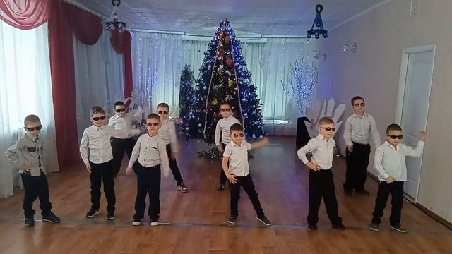 Танец компьютерных вирусов. Дети 5-6 лет. смотреть онлайн