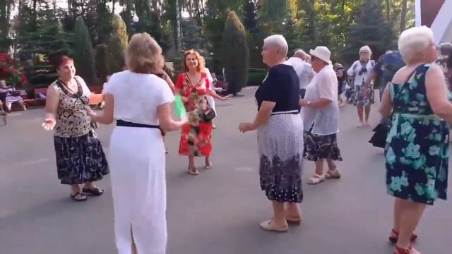 ТВОЁ ШЕПЧУ Я ИМЯ, Я НЕ МОГУ ТЕБЯ ЗАБЫТЬ! ТАНЦЫ ХАРЬКОВ СЧАСТЛИВЫЕ МОМЕНТЫ смотреть онлайн