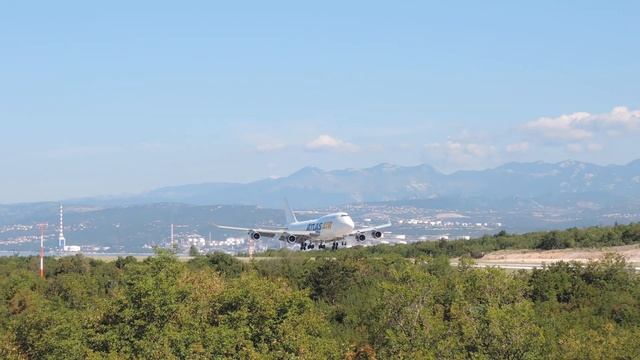 Atlas Air Boeing 747 landing at Rijeka Airport RJK смотреть онлайн
