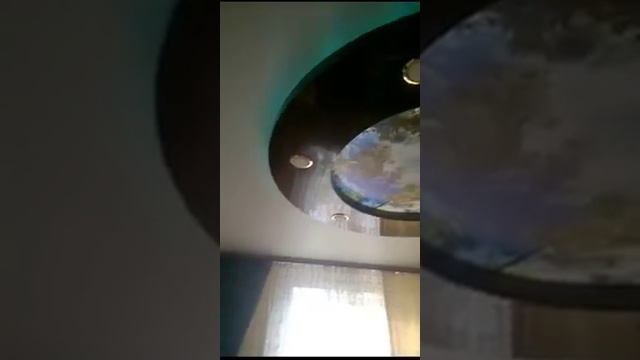 Натяжные потолки "Парящая таблетка" смотреть онлайн