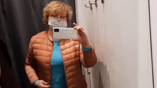 Женщина за 40 Осень Пальто из UNIQLO Поездка в Мегу Химки смотреть онлайн