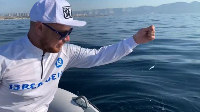 Ловля пеламиды на спиннинг в открытом море! Чёрное море. Новороссийск. Сентябрь 2020. смотреть онлайн