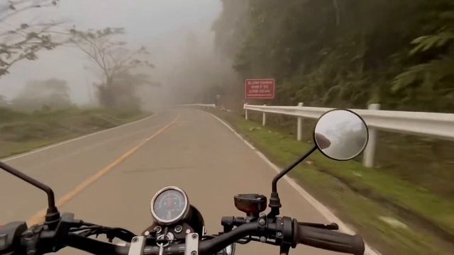 Road Trip in Fog | Ride with Classic Motorcycle смотреть онлайн