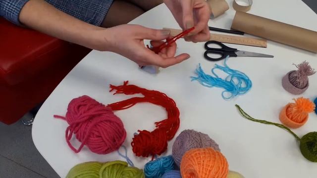 "Новогодние игрушки" смотреть онлайн