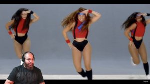 Black Eyed Peas, Shakira   GIRL LIKE ME  reaction