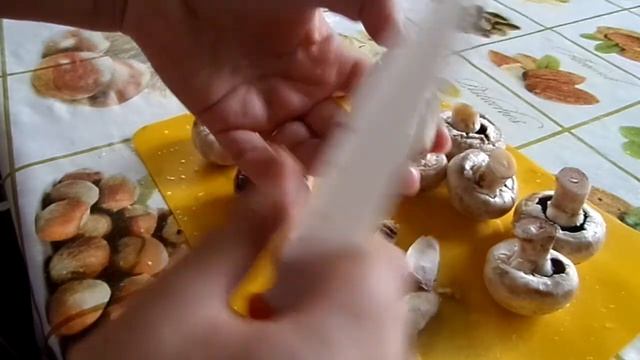 Как очистить грибы Шампиньоны. смотреть онлайн