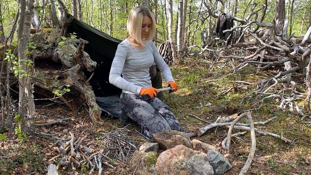 Solo Bushcraft - Lavvu Canvas Poncho Shelter - ASMR - Camping in the Northern Wilderness смотреть онлайн