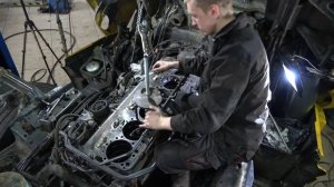 Ремонт двигателя Scania 124 L демонтаж гильз часть 1