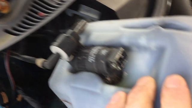 Vauxhall Opel Corsa C - Windscreen Washer Pump Fix and Fuse Loaction смотреть онлайн