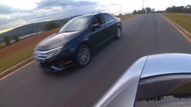 Accord 3.5 V6 vs Fusion 3.0 V6 (arrancada) смотреть онлайн