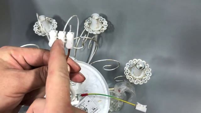 Как подключить подвесную люстру на 2 включения ПЕТРАСВЕТ за 1 секунду?. Просто снять перемычку. 202 смотреть онлайн