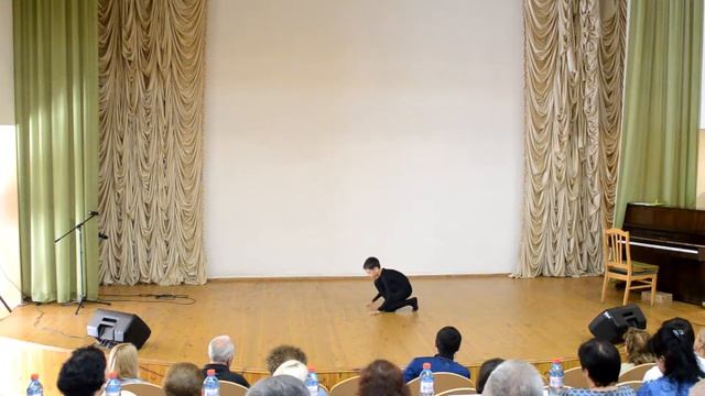Валерий Тихонов - Танец "Паук" смотреть онлайн