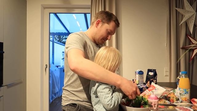 Я удивился!?Сколько мы тратим на еду в месяц? Куда планируем в отпуск? Подарки от друзей! смотреть онлайн