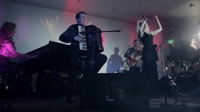 Группа "Парижская жизнь" от компании N-joy Event смотреть онлайн