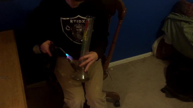 DABBING THC VAPE OIL W/ BONG!!!! смотреть онлайн