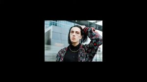 Песня фейса она закрыла инстаграм