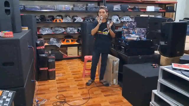 MICROPHONE ARTIS JK COUSTIC BETA 58 смотреть онлайн