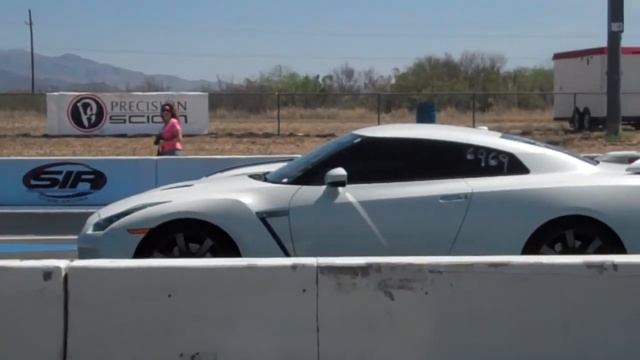 IFO 2013 GTR R35 VS SUPRA смотреть онлайн