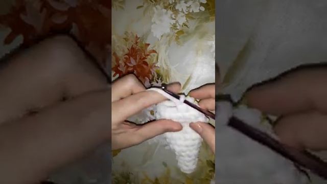 Заяц плюшевый "мякиш" крючком часть 3 уши и передние лапки смотреть онлайн