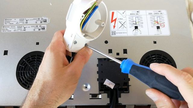 Подключение индукционной варочной панели. Подробное видео смотреть онлайн