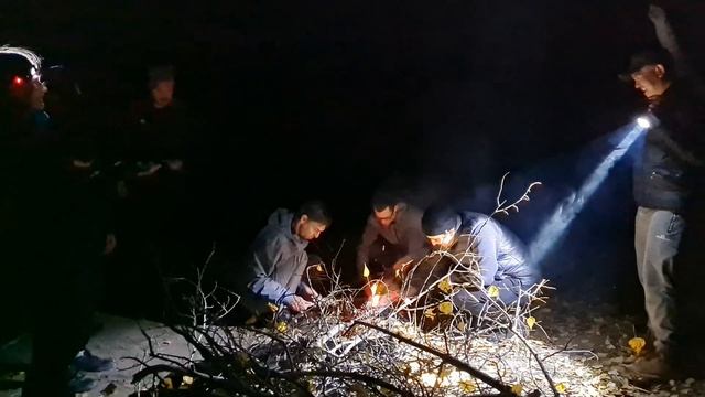 Картинка короткая №6 (2023). Ночная покатушка на Усолке с костром.