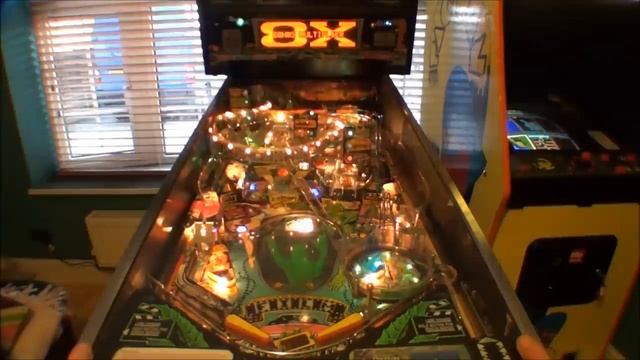 Bally Creature From The Black Lagoon Pinball Machine смотреть онлайн