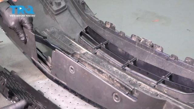 How to Replace Grille 2011-2015 Chevy Cruze смотреть онлайн