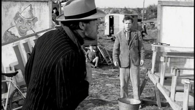 Rolando Villazon sings La Strada theme смотреть онлайн