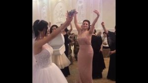 Невеста танцует и собирает деньги / Интересная свадебная традиция / Армянская свадьба 2018