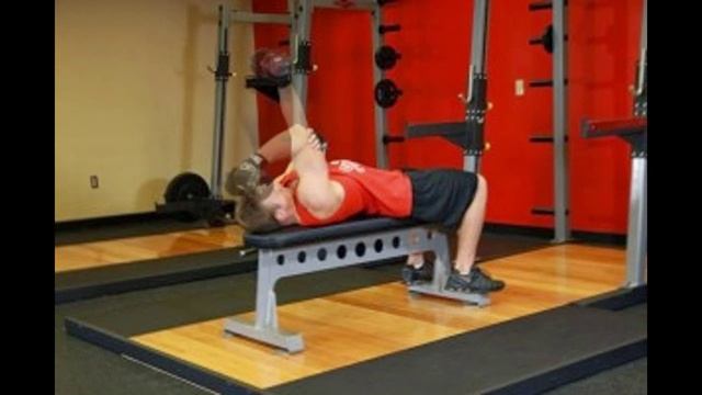 Разгибание гантели супинированным хватом смотреть онлайн