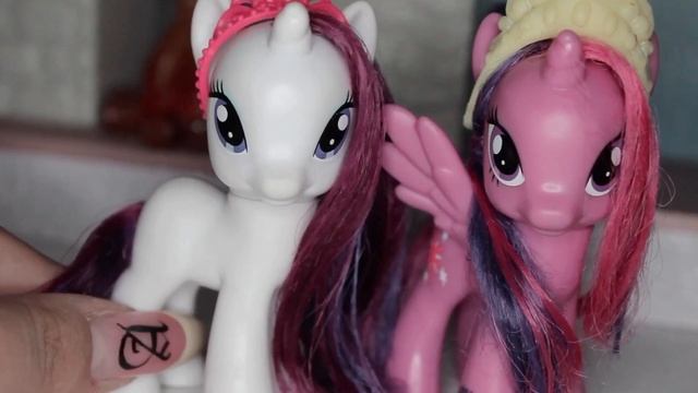 MLP/ВИДЕО О ПОНИ: ИСТОРИЯ НАШИХ ОТНОШЕНИЙ смотреть онлайн