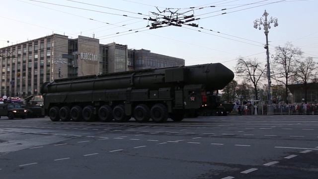 Тополь-М в Москве смотреть онлайн