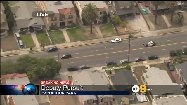 Southern California Police Chase Bank Robbers In A Volvo XC90 Throwing Cash Out (September 12, 2012 смотреть онлайн