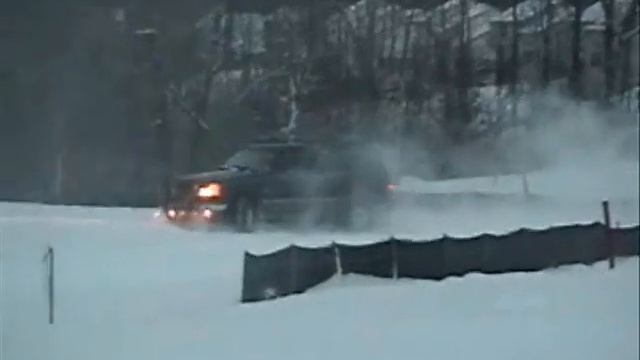 Drifting My Ford Explorer in the Snow! смотреть онлайн