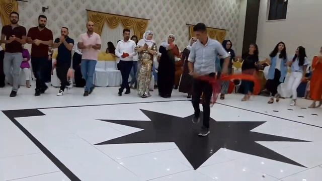 Dêrîšlî Dûğūňü Hámdullah Efê ni Kına Gecesi смотреть онлайн